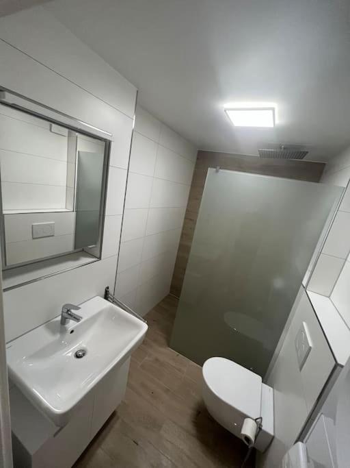 Familienwohnung Neben Dem See,Messe Und Europapark Ofemburgo Exterior foto